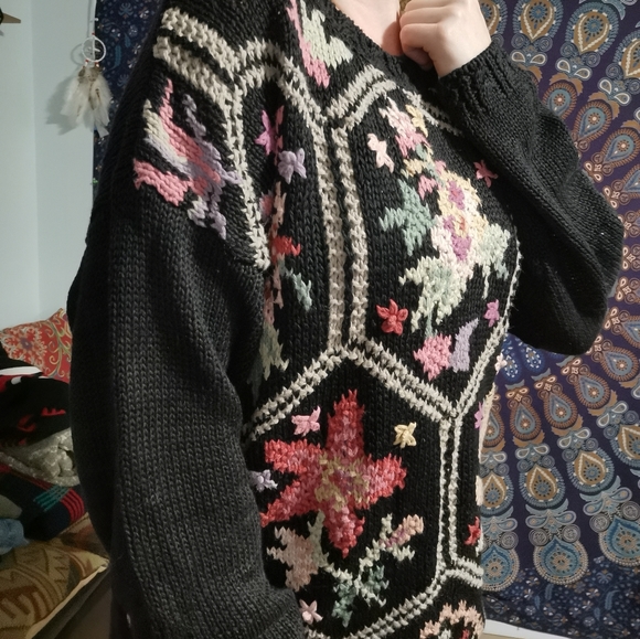 Vintage Knit Floral Sweater - Picture 2 of 6